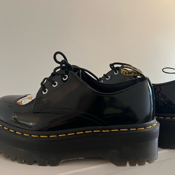 Doc Martens X Hello Kitty Shoes - Picture 4 of 5
